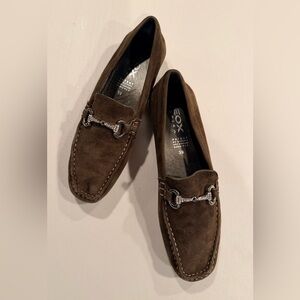 GEOX respira | women’s loafer shoe with horsebit accent. Size: 39/8-8.5